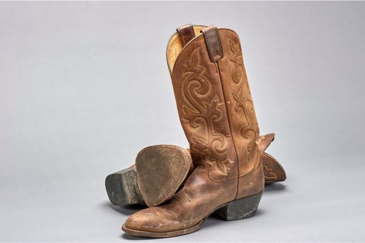 how-to-break-in-cowboy-boots-do-s-and-don-ts-15-ways-from-the