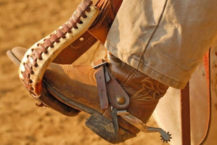 The 2 Best Khaki Pants for Cowboy Boots in 2024 (Update) - From The ...