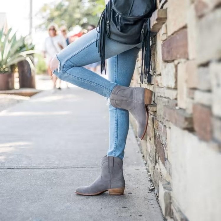 Can You Wear A Polo Shirt With Cowboy Boots? - From The Guest Room