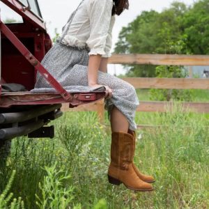 How to Wear Cowboy Boots in the Summer: Tips and Outfit Ideas - From ...